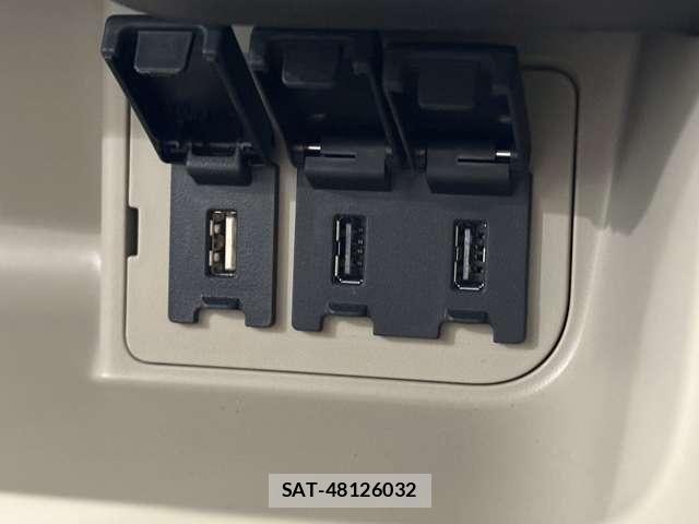 Honda N BOX 2018-11 8562858-28