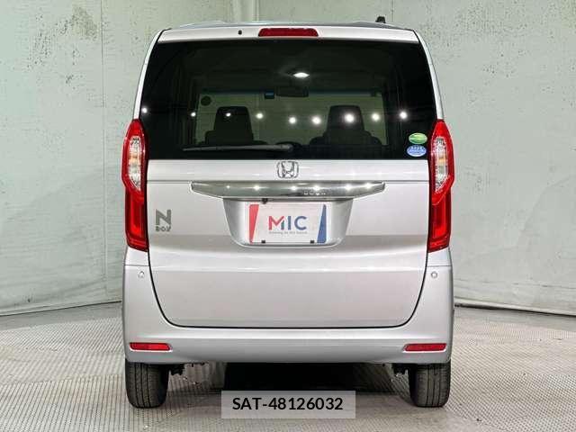 Honda N BOX 2018-11 8562858-5