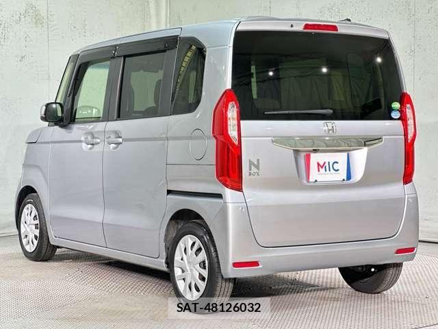 Honda N BOX 2018-11 8562858-6
