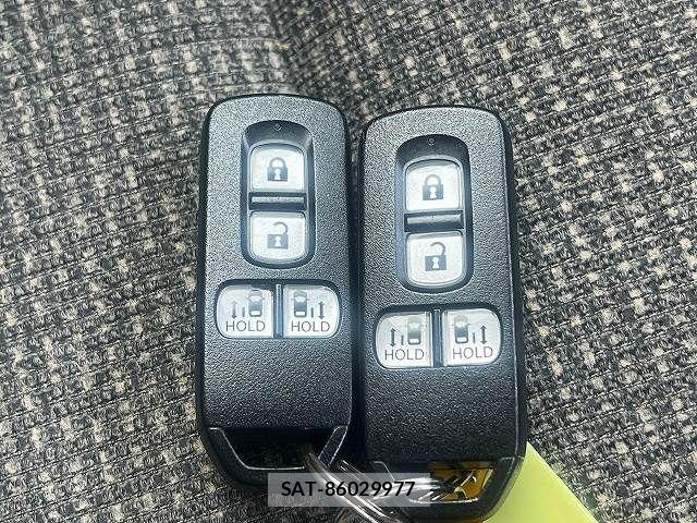 Honda N BOX 2020-06 8562844-14