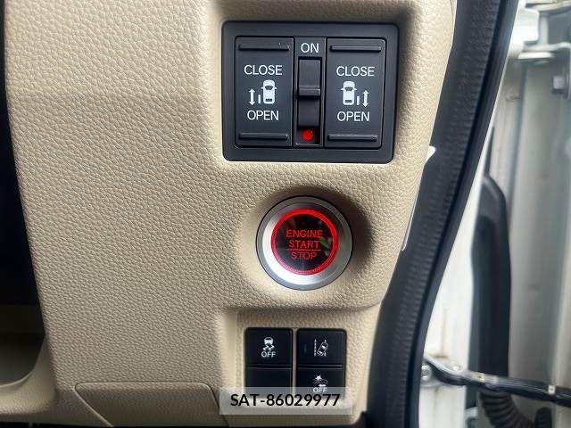 Honda N BOX 2020-06 8562844-29