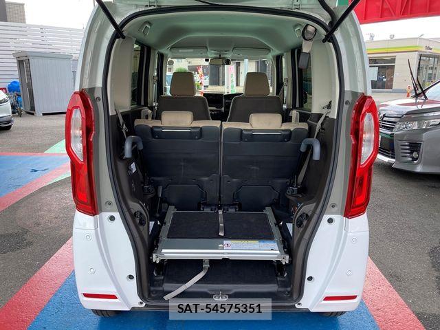 Honda N BOX 2021-05 8562852-8