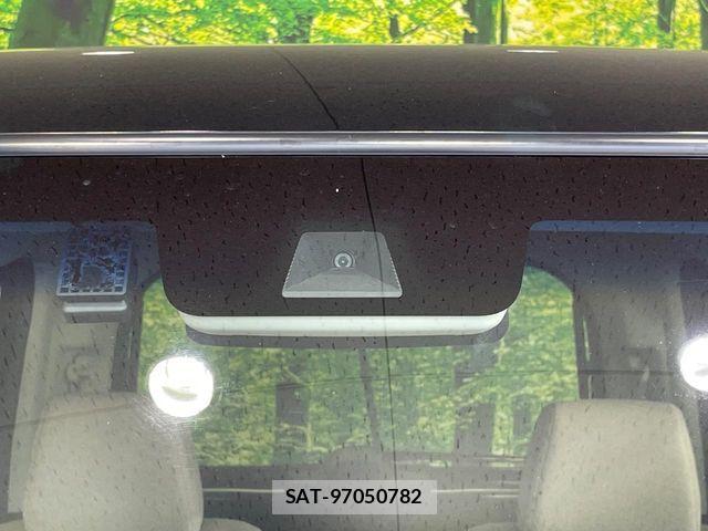 Honda N BOX 2022-04 8562833-4