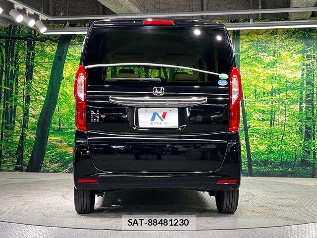 Honda N BOX 2018-06 8562847-14