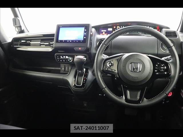 Honda N BOX 2022-11 8562832-1