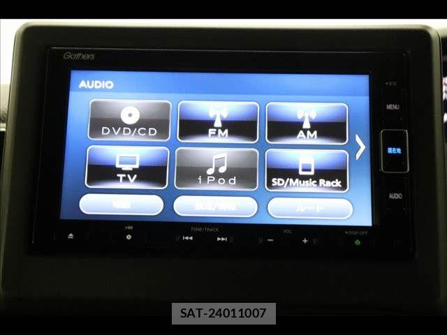 Honda N BOX 2022-11 8562832-29
