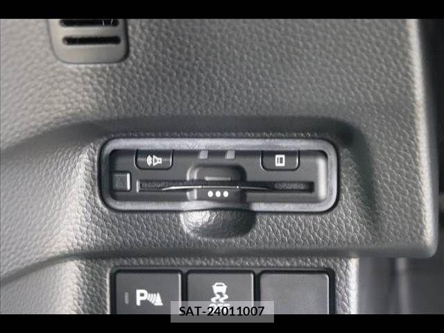 Honda N BOX 2022-11 8562832-6