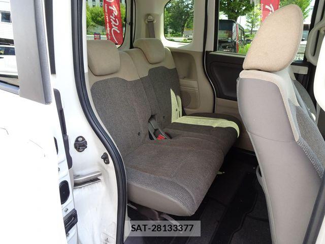 Honda N BOX 2018-03 8562854-13