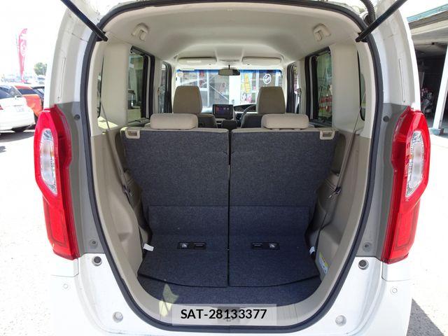 Honda N BOX 2018-03 8562854-15