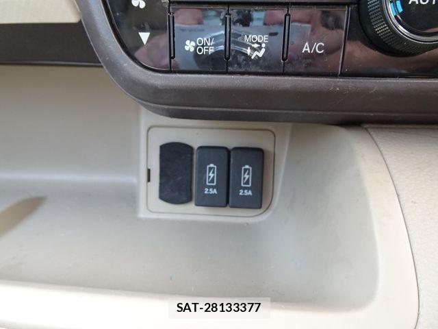 Honda N BOX 2018-03 8562854-23