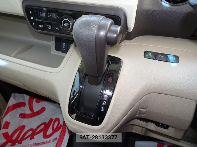 Honda N BOX 2018-03 8562854-24