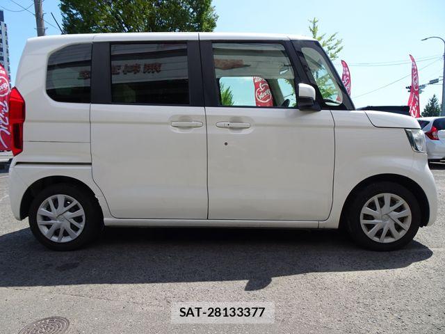 Honda N BOX 2018-03 8562854-7