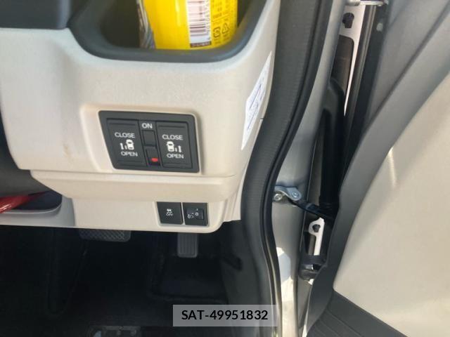 Honda N BOX 2025-03 8562857-10