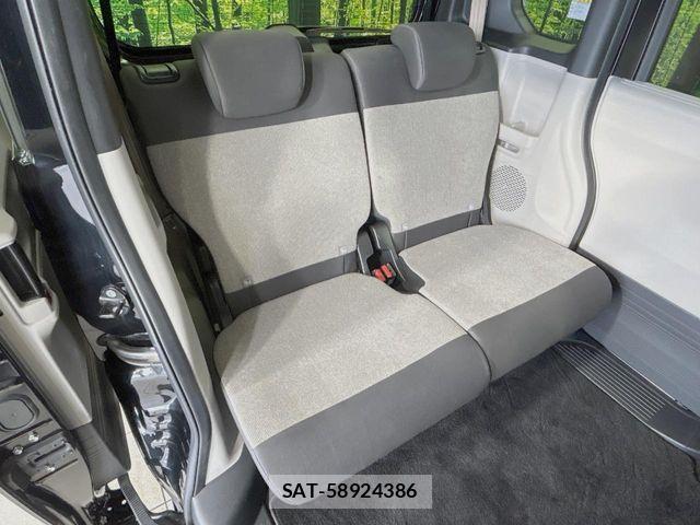 Honda N BOX 2024-03 8562839-8