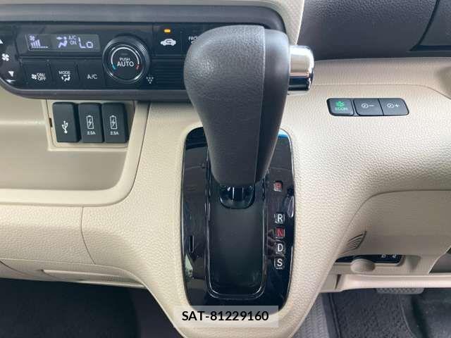 Honda N BOX 2019-03 8627927-12
