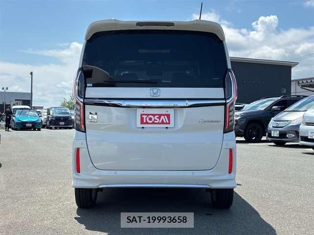 Honda N BOX 2022-03 8627906-18
