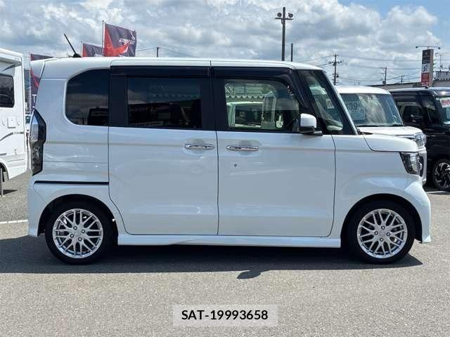 Honda N BOX 2022-03 8627906-26