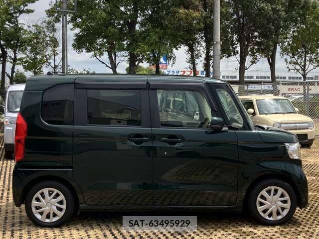 Honda N BOX 2023-02 8627926-17