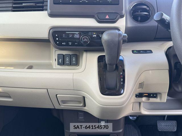 Honda N BOX 2018-11 8627957-17