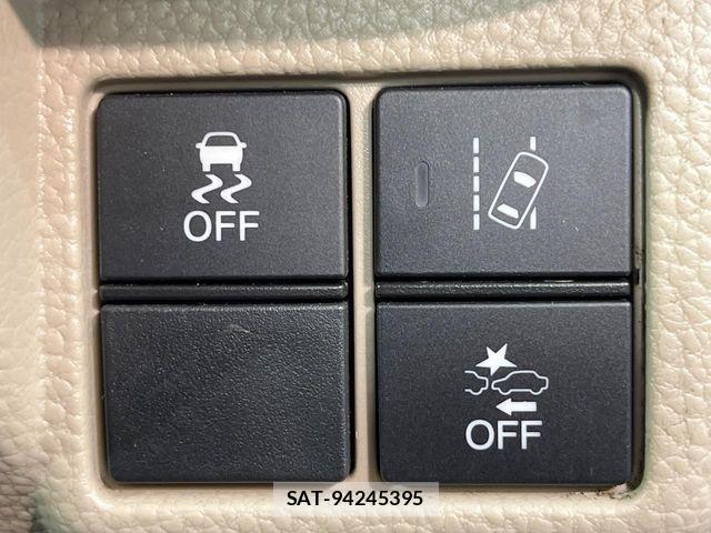 Honda N BOX 2018-03 8627949-6