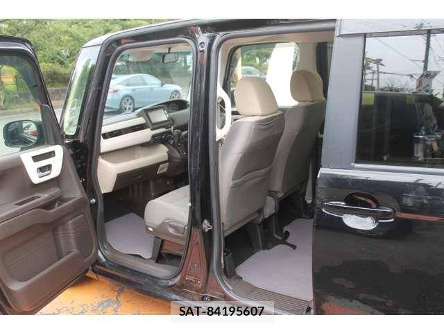 Honda N BOX 2023-04 8660494-5