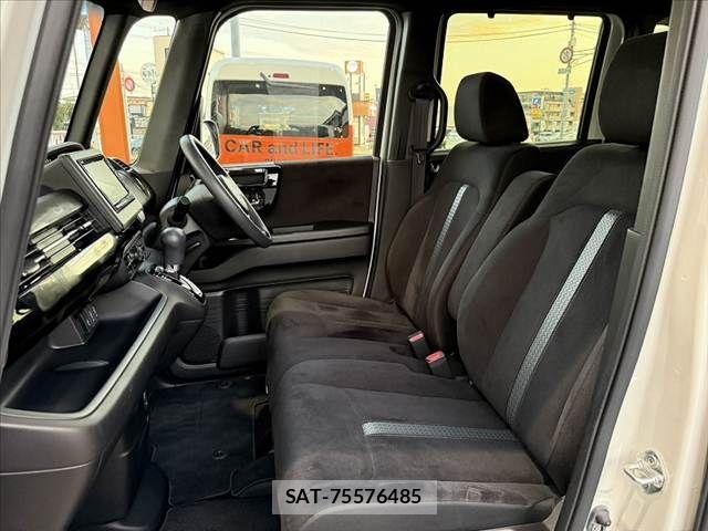 Honda N BOX 2021-04 8660466-16