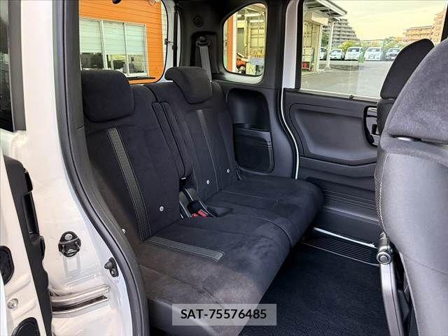 Honda N BOX 2021-04 8660466-17
