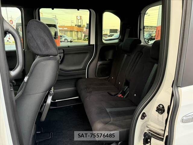 Honda N BOX 2021-04 8660466-18