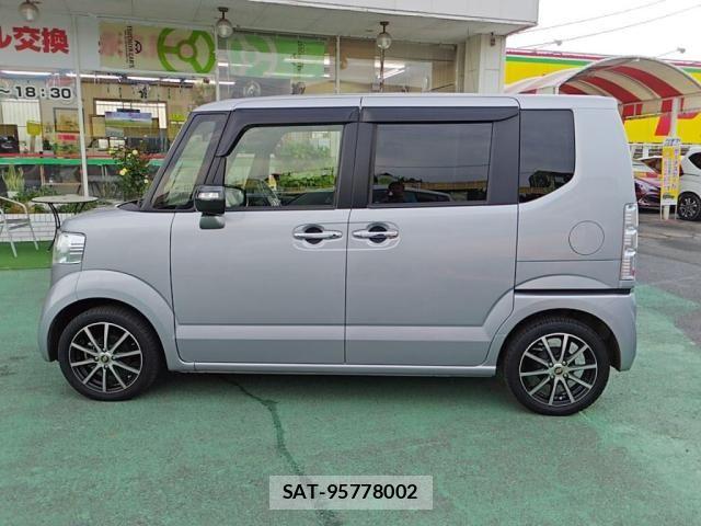 Honda N BOX 2017-06 8660489-11