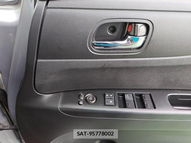 Honda N BOX 2017-06 8660489-18