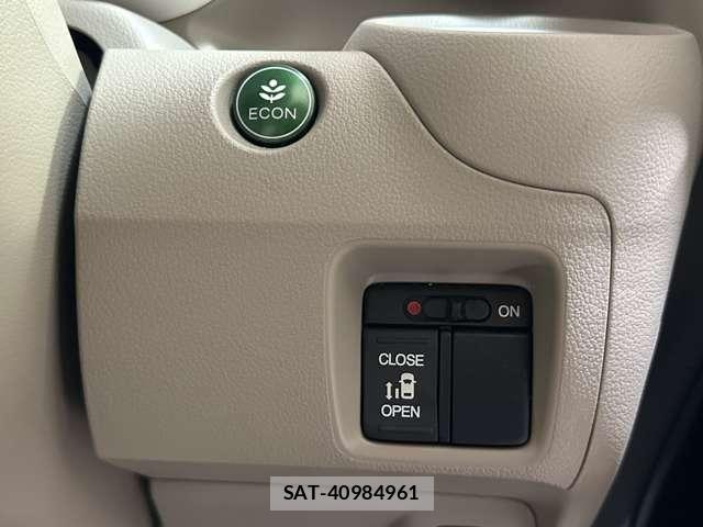 Honda N BOX 2015-03 8666597-11