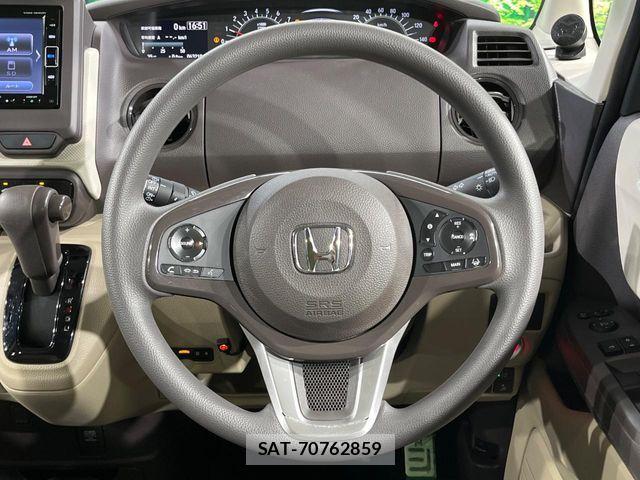 Honda N BOX 2018-06 8660493-10