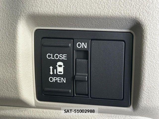 Honda N BOX 2026-03 8666584-6