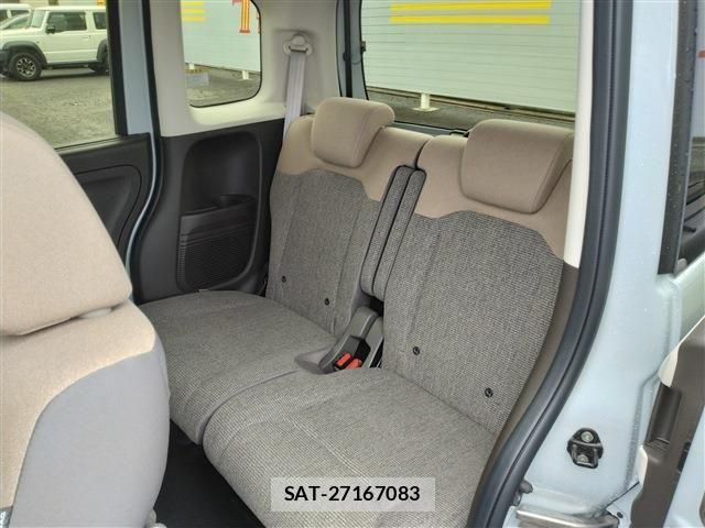 Honda N BOX 2023-11 8660459-12