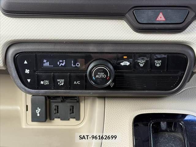 Honda N BOX 2017-10 8666599-26
