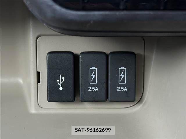 Honda N BOX 2017-10 8666599-27