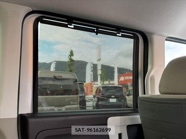 Honda N BOX 2017-10 8666599-29