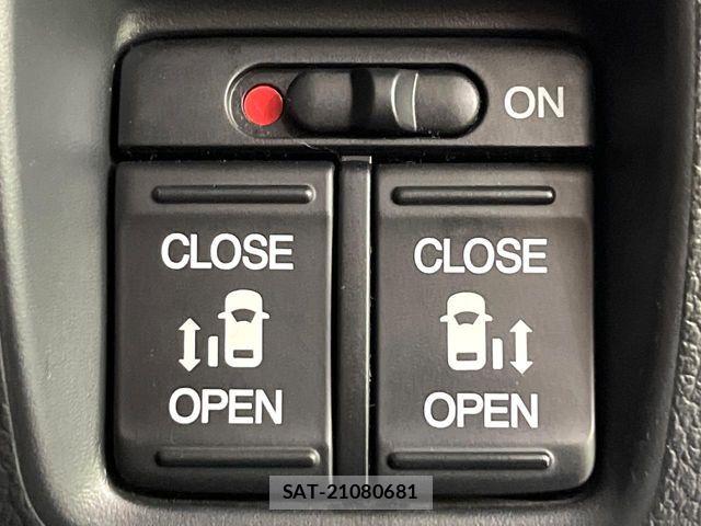 Honda N BOX 2015-01 8686088-5