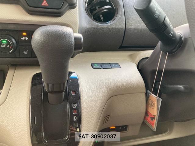 Honda N BOX 2019-11 8744527-17