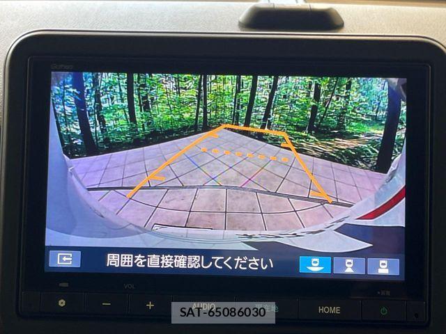 Honda N BOX 2025-03 8744432-3