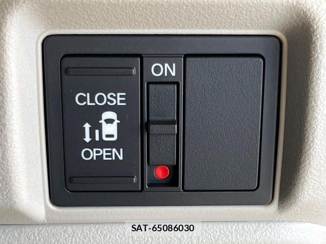 Honda N BOX 2025-03 8744432-6