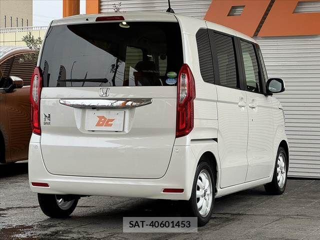 Honda N BOX 2018-03 8744482-12