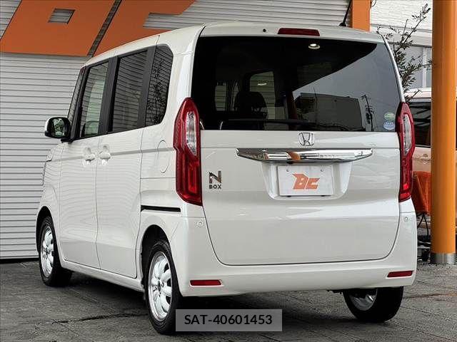 Honda N BOX 2018-03 8744482-14