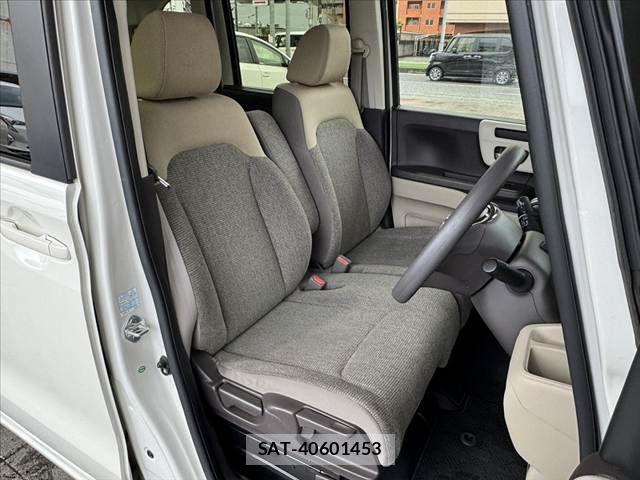 Honda N BOX 2018-03 8744482-15