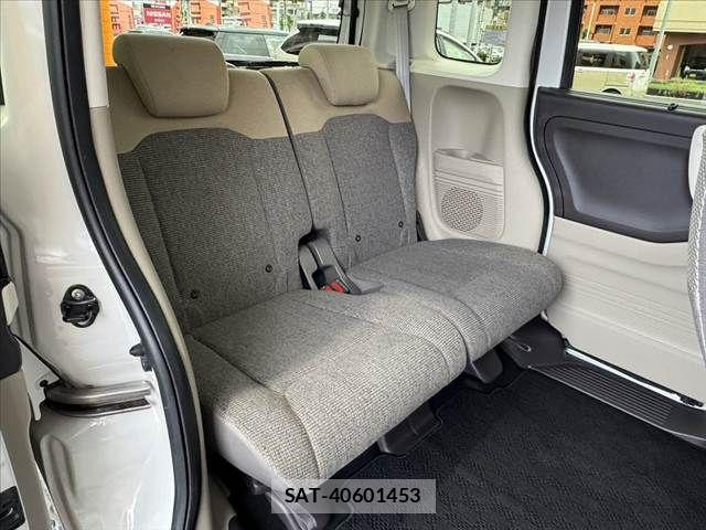 Honda N BOX 2018-03 8744482-16