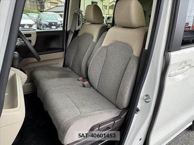 Honda N BOX 2018-03 8744482-17