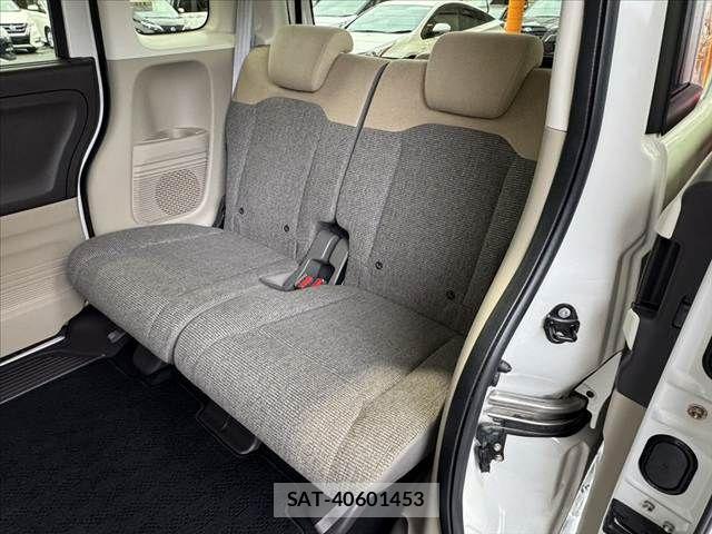 Honda N BOX 2018-03 8744482-18