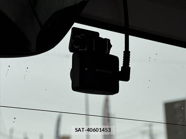 Honda N BOX 2018-03 8744482-24