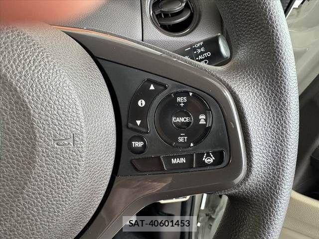 Honda N BOX 2018-03 8744482-29