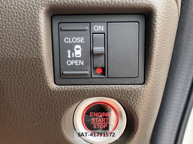 Honda N BOX 2023-06 8744460-19